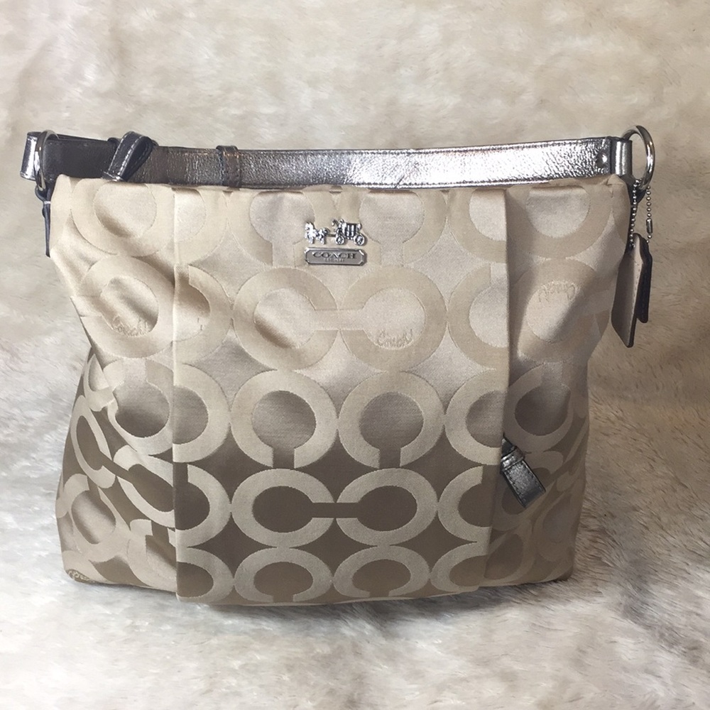 ⬇️Coach Madison Op Art Isabella Satchel handbag